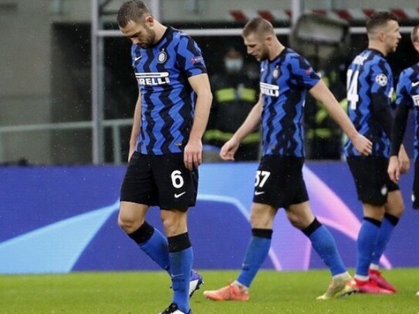 Inter đứng bét bảng tại Champions League