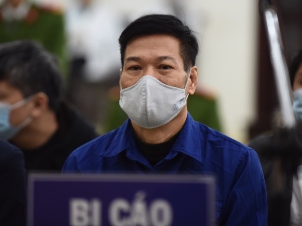 Xét xử Nguyễn Nhật Cảm cùng đồng phạm nâng giá máy xét nghiệm Covid-19
