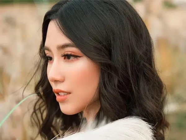 Dân mạng kêu gọi tẩy chay hotgirl Linh Miu sau khi đăng tải dòng trạng thái đi ngược dư luận trước sự ra đi của danh hài Chí Tài