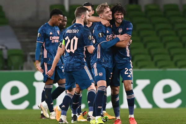 Đè bẹp Dundalk, Arsenal toàn thắng tại vòng bảng Europa League