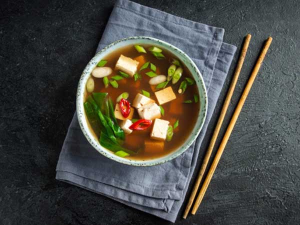Chế độ ăn giúp cơ thể mảnh mai và sống lâu như người Nhật