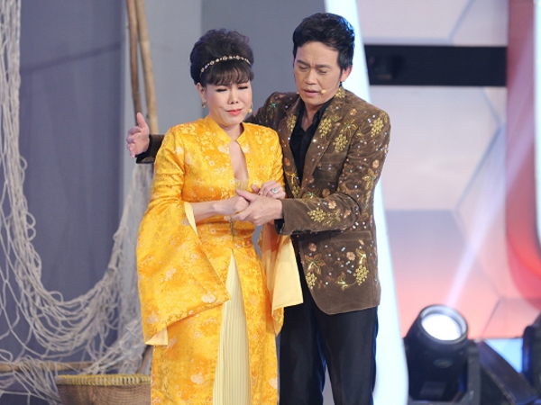 Nghẹn ngào Hoài Linh - Việt Hương không thể đi cùng chuyến bay đưa cố nghệ sĩ Chí Tài về Mỹ
