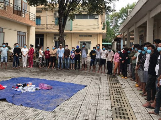 Đột kích phá sòng bạc di động núp bóng đám tang, thu lời 50 triệu/đêm