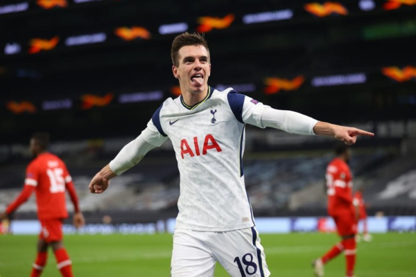 Tottenham trả món nợ với Antwerp, giành ngôi đầu bảng Europa League