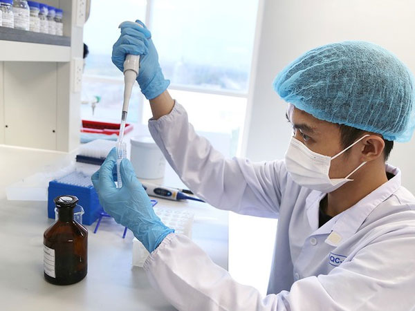 Ngoài dạng tiêm, vaccine Covid-19 của Việt Nam còn có dạng xịt mũi và nhỏ mắt cho người già, trẻ em