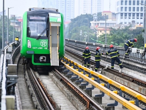 Tàu Cát Linh - Hà Đông chạy thử 20 ngày