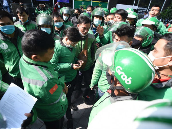 Tổng cục Thuế yêu cầu Grab thận trọng khi phát ngôn về việc tăng giá cước