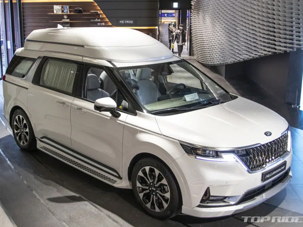 Chi tiết Kia Sedona High Limousine 2021 ngoài đời thực: Sang như xe Đức, giá quy đổi hơn 1,2 tỷ đồng khiến người Việt phát thèm
