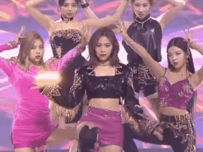 Đẳng cấp sáng tạo mùa dịch: Lễ trao giải 'nhét' cúp ảo vào tay Ryujin (ITZY) không hề 'giả trân', bỏ luôn bước nhận giải tránh rườm rà