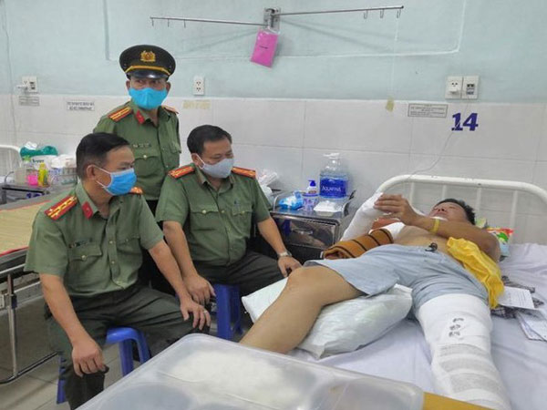 Một tổ trưởng tổ CSGT ở Đồng Nai bị tông gãy tay, chân
