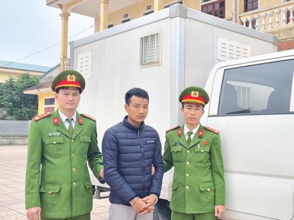 Khởi tố nghịch tử phóng hỏa đốt cả chuồng gia súc vì bị mẹ mắng