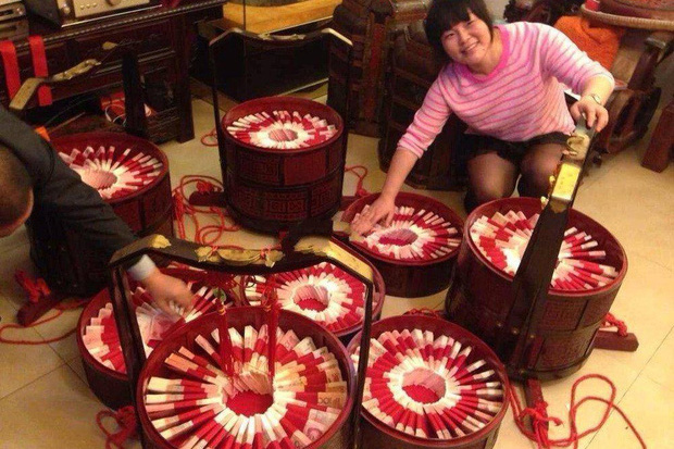 Mãi mới thoát ế, mà cưới vợ xong lại lâm vào cảnh nghèo khó, nhiều đàn ông độc thân Trung Quốc lao đao vì quá khan hiếm phụ nữ