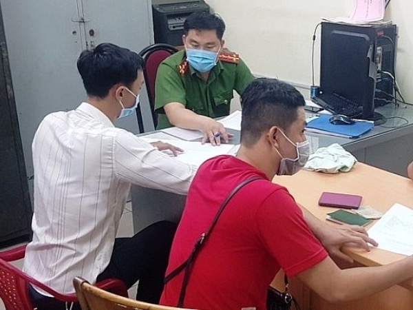 Mại dâm đồng tính núp bóng cơ sở massage: Dễ phát hiện, khó xử lý