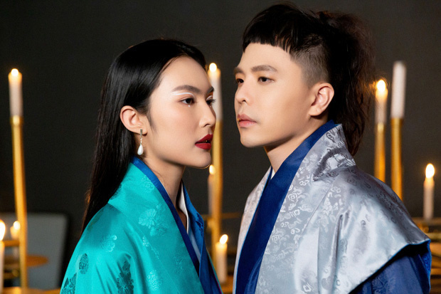Netizen tranh cãi bài mới quá giống hit Jay Chou, Trịnh Thăng Bình đáp trả: 'Bức Bình Phong là một bước cải tiến so với Sứ Thanh Hoa'