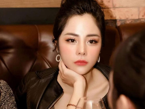 Thấy mẹ suốt ngày khen hội người yêu cũ của Huỳnh Anh xinh đẹp, MC Bạch Lan Phương 'ghen': 'Còn tôi thì sao?'