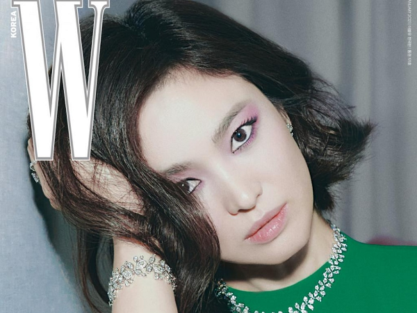 Song Hye Kyo, Jiyeon và Jisoo 'đọ sắc' trên loạt tạp chí lớn số mới
