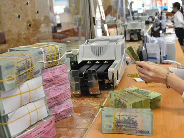 Lãi suất cho vay vẫn cao