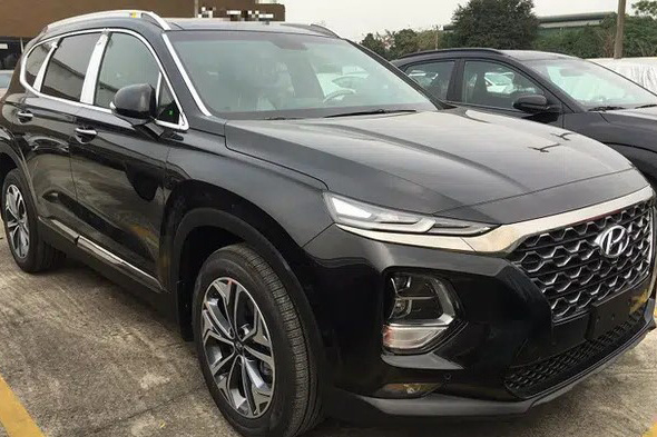 Ôtô ồ ạt giảm giá, tặng quà để 'đẩy hàng' mùa mua xe chơi Tết