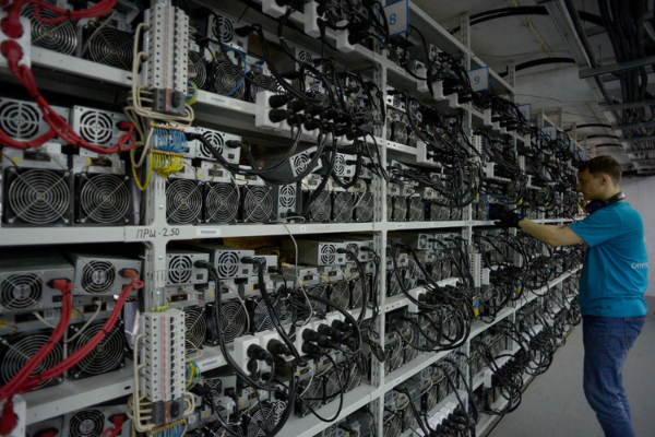 Giá 'trâu cày' Bitcoin tăng chóng mặt, các thợ đào bắt đầu tìm đến các loại VGA để thay thế