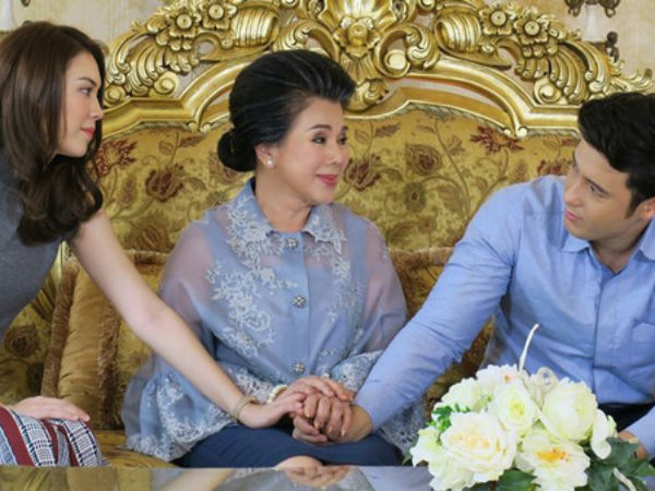 Nghe mẹ chồng dặn con trai: 'Để ý không vợ nó bòn hết cho nhà ngoại', nàng dâu đẩy cửa đi vào cùng hành động lạ khiến bà 'im như thóc'