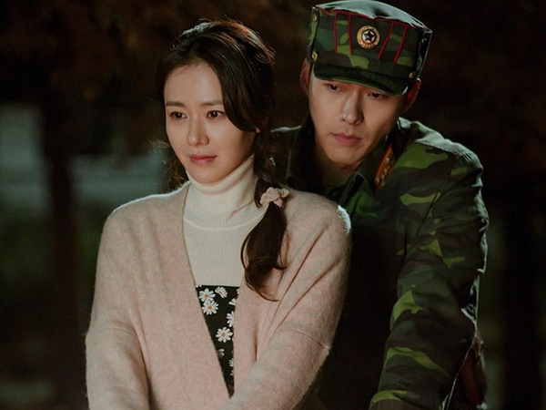 Son Ye Jin bị Kim Hee Ae 'vượt mặt' trở thành diễn viên Hàn nổi tiếng nhất, một cái tên có phim dở tệ vẫn lọt Top 2 gây tranh cãi