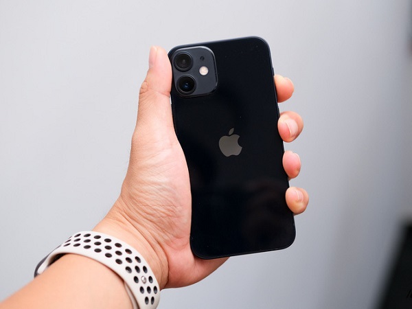 Tại sao iPhone 12 và iPhone 12 Mini ít được chuộng tại Việt Nam?