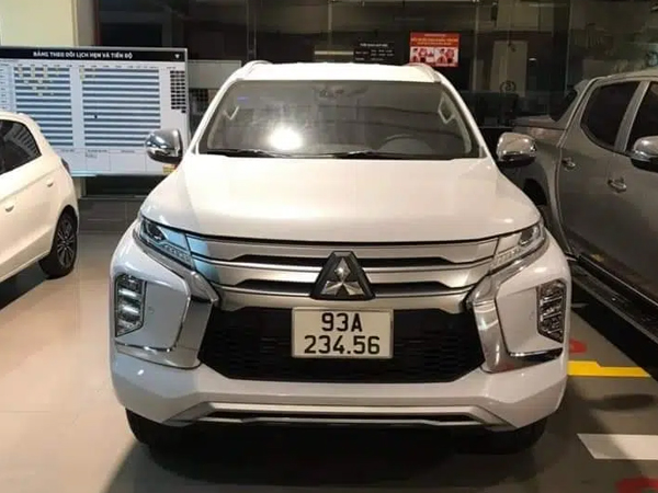 Xôn xao chiếc Mitsubishi Pajero Sport đeo biển số '234.56' được rao bán giá 6,5 tỷ đồng