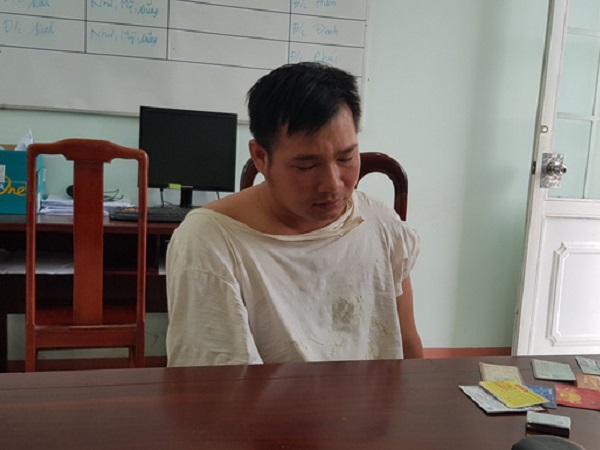 Nam sinh viên cạy cửa ôtô trộm đồng hồ trị giá hơn 130 triệu ngay trong trường