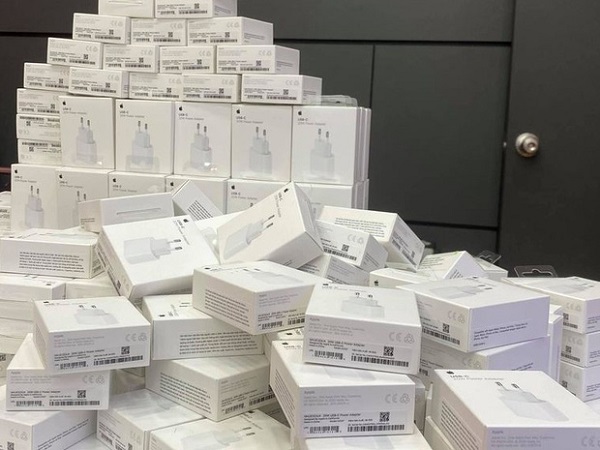 Người Việt phải bỏ thêm 1,78 triệu đồng để mua phụ kiện cho iPhone