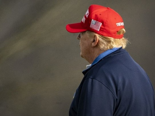Trump ám chỉ Trung Quốc tấn công mạng chính phủ Mỹ