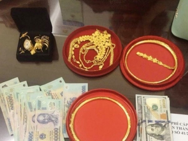 Bình Định: Đi làm đồng, nông dân bị kẻ gian cạy cửa trộm 600 triệu tiền vàng