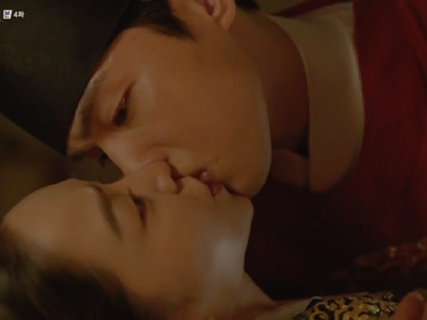 Được Kim Jung Hyun đè ngửa hôn "truyền trà", Shin Hye Sun lại vội móc họng đòi nôn ở Mr. Queen tập 4
