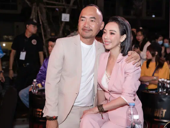 Tiến Luật - Thu Trang - Châu Bùi - Anh Tú  - Phương Thanh vừa xuất hiện, Fan Meeting 'Chị Mười Ba 2' đã bùng nổ