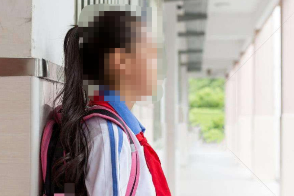 Con trai bị gọi là 'dốt nhất lớp', người mẹ đáp trả khiến ai cũng tâm phục khẩu phục