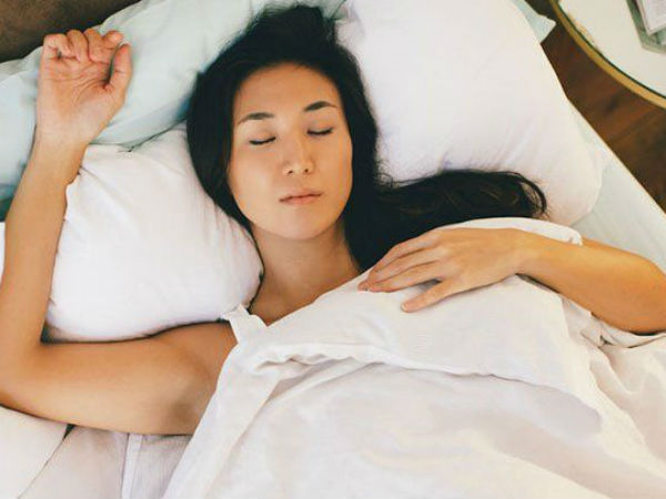 7 thói quen xấu khi ngủ hủy hoại sức khỏe và khiến bạn trở nên xấu xí hơn, đặc biệt là điều cuối cùng