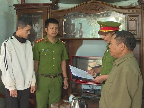 Đâm chết người vì chiếc điện thoại ở tiệm cầm đồ