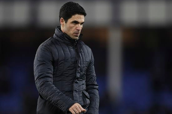 HLV Arteta phát biểu 'ngớ ngẩn', được ví như đánh cược vào Arsenal