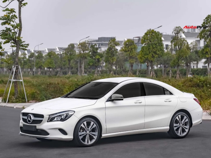 Sau 24.000km, sedan dễ mua nhất của Mercedes-Benz hạ giá rẻ hơn Toyota Camry gần 100 triệu đồng
