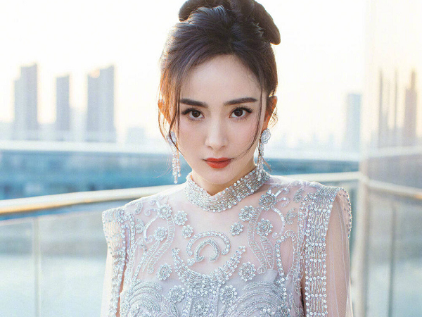 Tinh Quang Đại Thưởng 2020: Dương Mịch, Dương Tử - Triệu Lệ Dĩnh lộng lẫy trên thảm đỏ