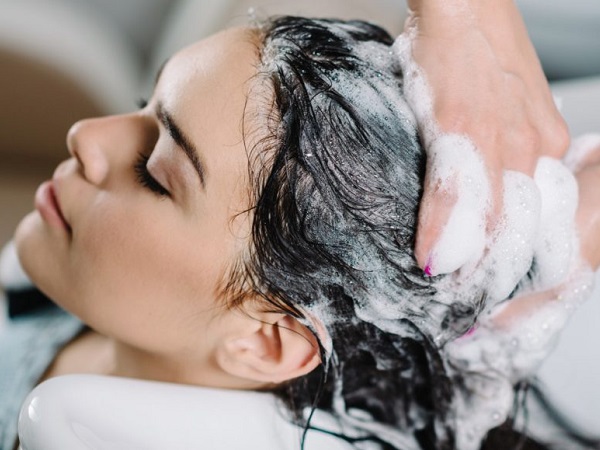 Trời lạnh đừng giữ thói quen gội đầu theo 4 kiểu 'cực độc' này vì dễ gây đột quỵ, thậm chí tử vong nhanh