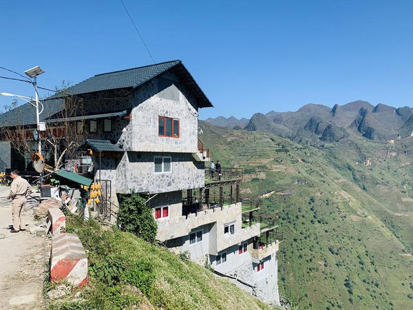 Bí thư huyện Mèo Vạc nói về hình ảnh Panorama Mã Pì Lèng đồ sộ hơn sau cải tạo: Họ cố tình chụp lên mạng thế thôi!