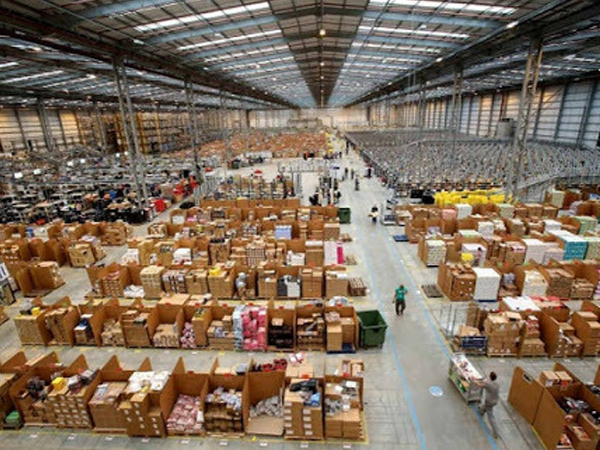 Một ngày chốt triệu đơn hàng, đại gia online thuê kho rộng hơn sân bóng đá