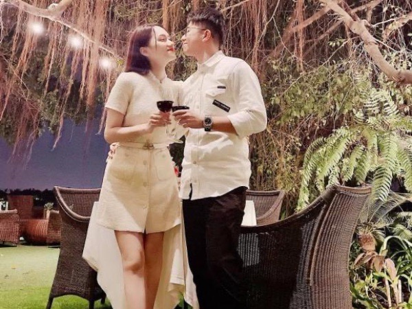 Hậu lùm xùm với anti-fan, Hương Giang hạnh phúc cùng Matt Liu đón Giáng sinh