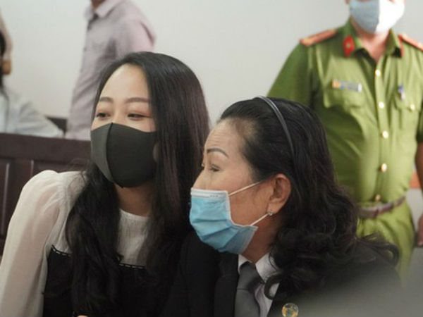 Nữ tiếp viên hàng không bị xe Mercedes tông kháng cáo: 'Tôi lo lắng vì có thể sẽ không nhận được đồng bồi thường nào'