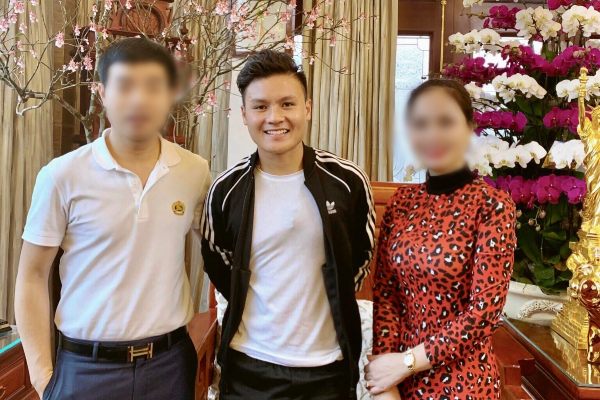 Dân mạng truyền nhau bức ảnh Quang Hải chụp cùng bố mẹ của 'người yêu tin đồn' khẳng định mối quan hệ mật thiết, tích cực đẩy thuyền dù nhân vật chính đã có lời giải thích