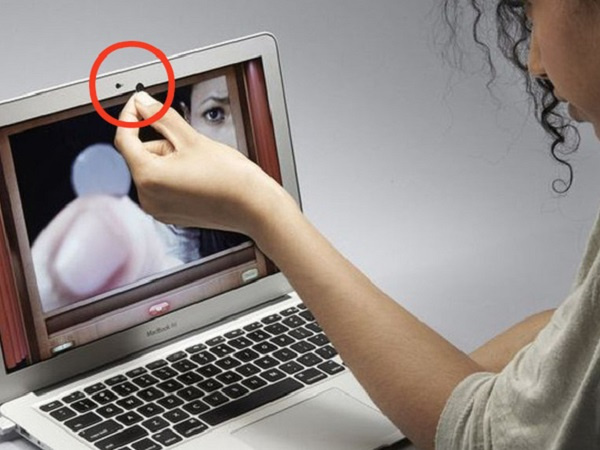 Webcam trên laptop nguy hiểm hơn bạn nghĩ rất nhiều