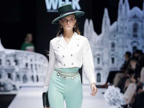 Elisabetta Franchi khuấy đảo sàn diễn VIFW 2020 bằng những thiết kế cực chất