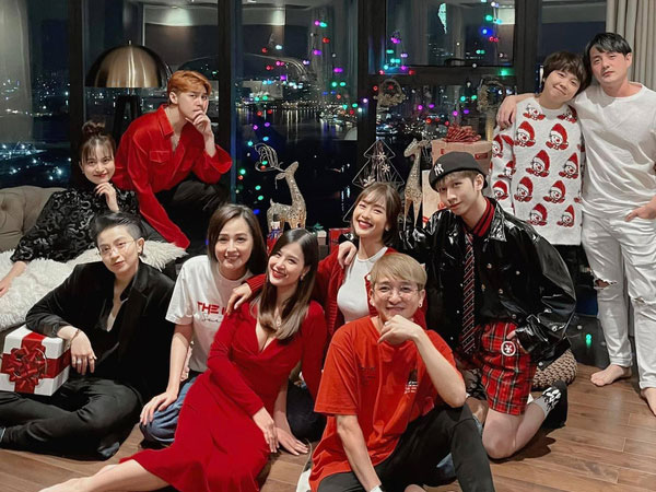 Noo - Mai Phương Thuý và Gil Lê - Hoàng Thuỳ Linh phát 'cẩu lương' đêm Noel, ai ngờ mẹ bỉm Đông Nhi chiếm spotlight với vòng 1 căng đầy