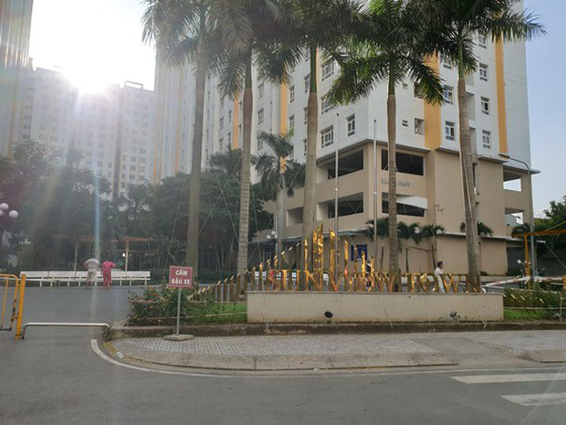 TP.HCM: Người phụ nữ 63 tuổi tử vong thương tâm khi rơi từ tầng 16 chung cư Sunview Town