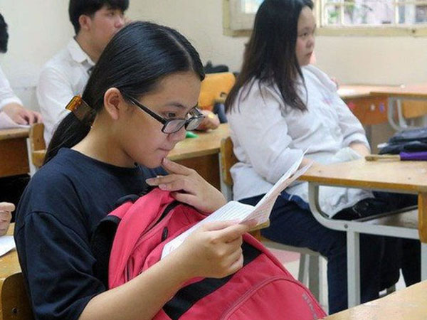 Học sinh của 22 trường ở Hà Nội phải dừng kiểm tra học kỳ vì nghi lộ đề: Không liên lạc được với người cung cấp tin lộ đề